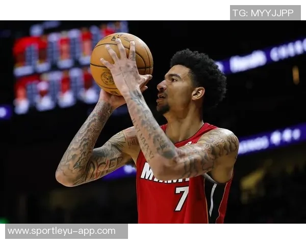 韦尔半场表现出色9投5中贡献12分7篮板1次抢断展现文班实力